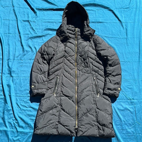 Cole Haan Signature long puffer coat with detachable hood Black w gold accent M - Picture 2 of 9